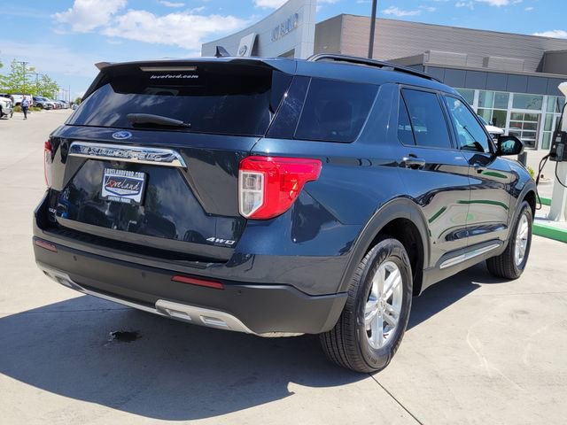 Certified 2023 Ford Explorer XLT w/ Equipment Group 202A AWD/4WD image 3