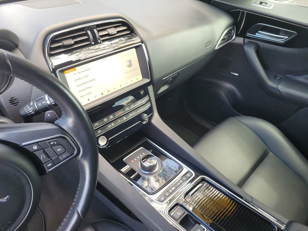 Used 2020 Jaguar F-PACE Premium image 25