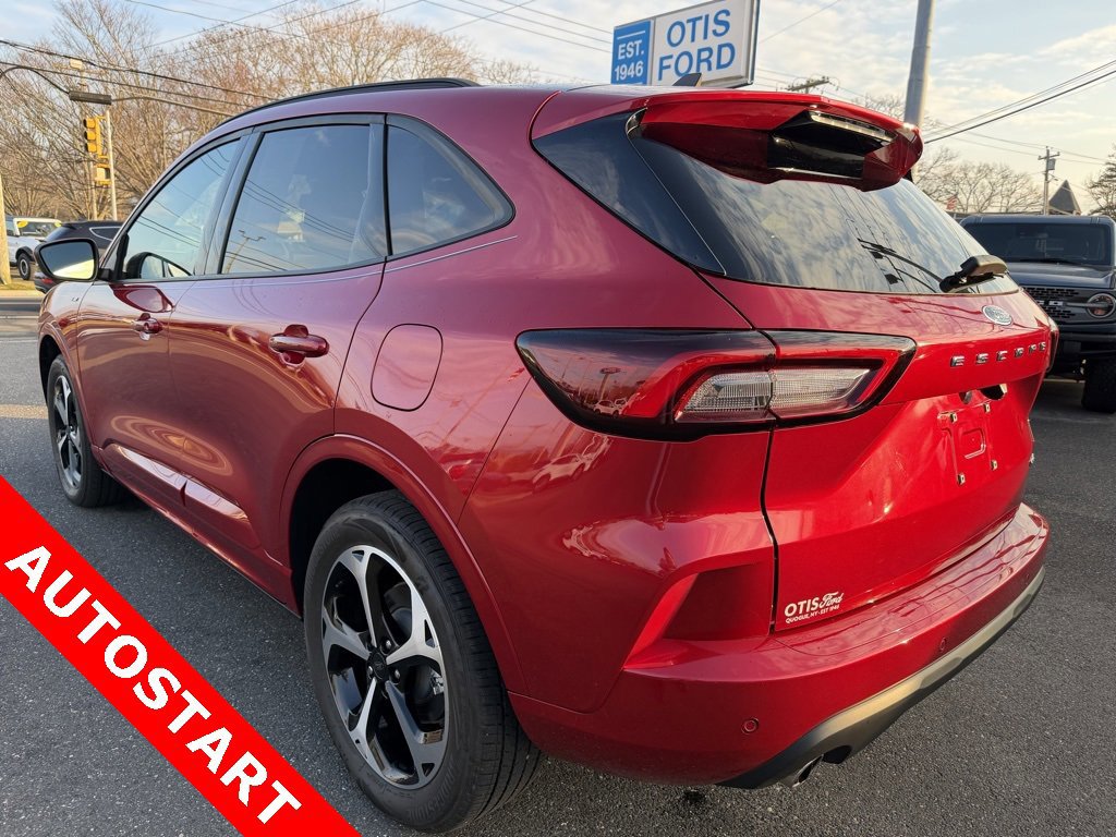 Certified 2025 Ford Escape ST-Line Elite w/ Premium Technology Package image 2