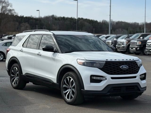 Certified 2024 Ford Explorer ST-Line w/ Class IV Trailer Tow Package image 39