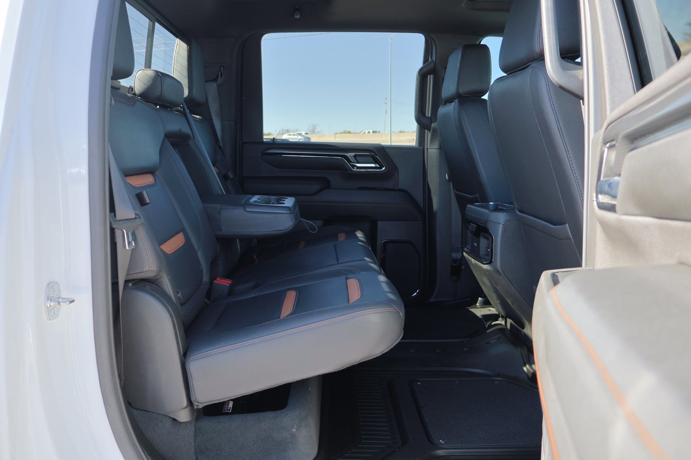 Used 2024 GMC Sierra 2500 AT4 w/ AT4 Premium Plus Package image 37