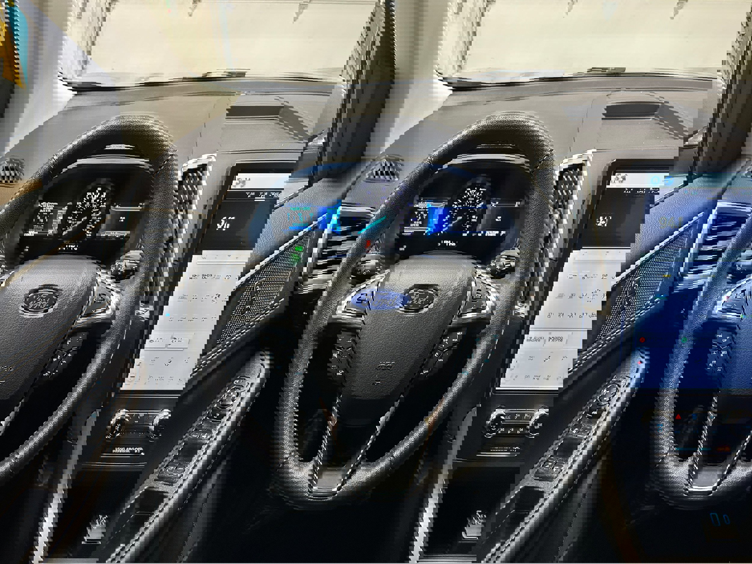 Certified 2024 Ford Edge SEL image 16