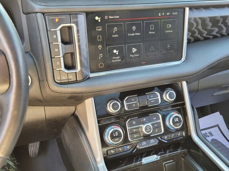 Used 2023 GMC Yukon Denali w/ Denali Reserve Package image 22