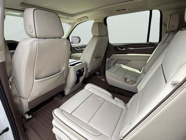 Used 2023 GMC Yukon XL Denali AWD/4WD image 17
