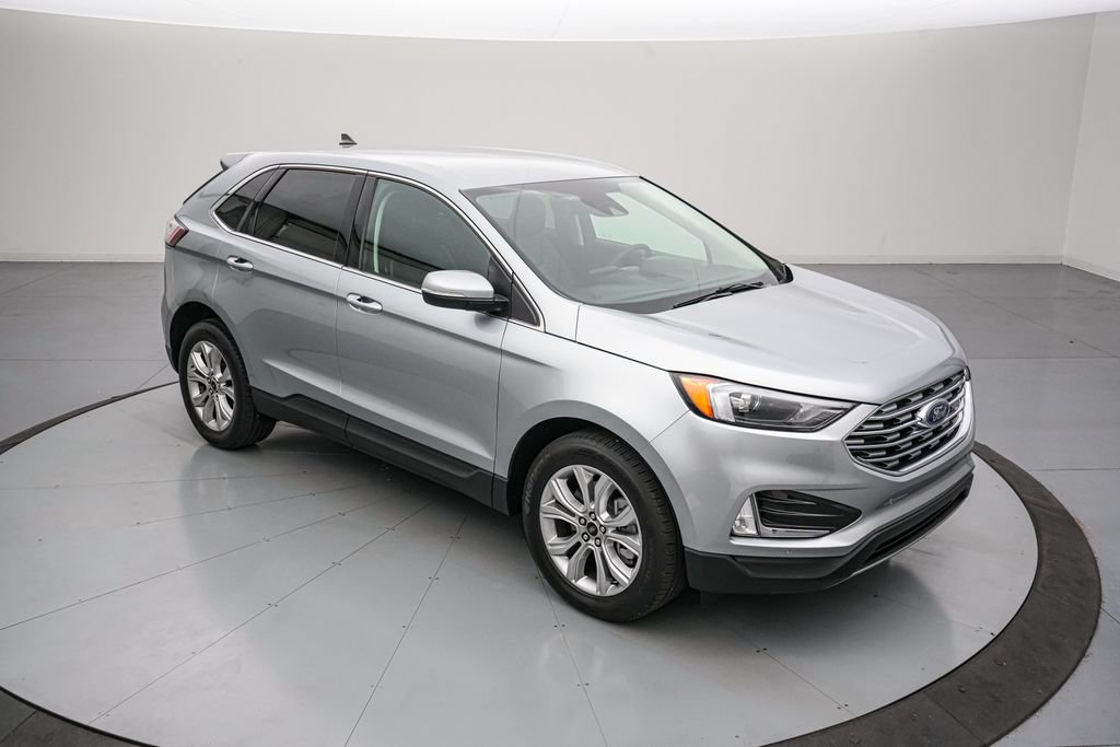 Certified 2024 Ford Edge Titanium AWD/4WD image 2