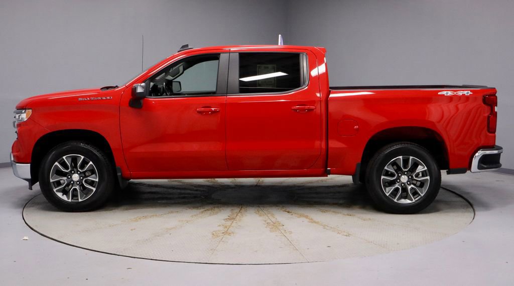 Used 2023 Chevrolet Silverado 1500 LT image 2