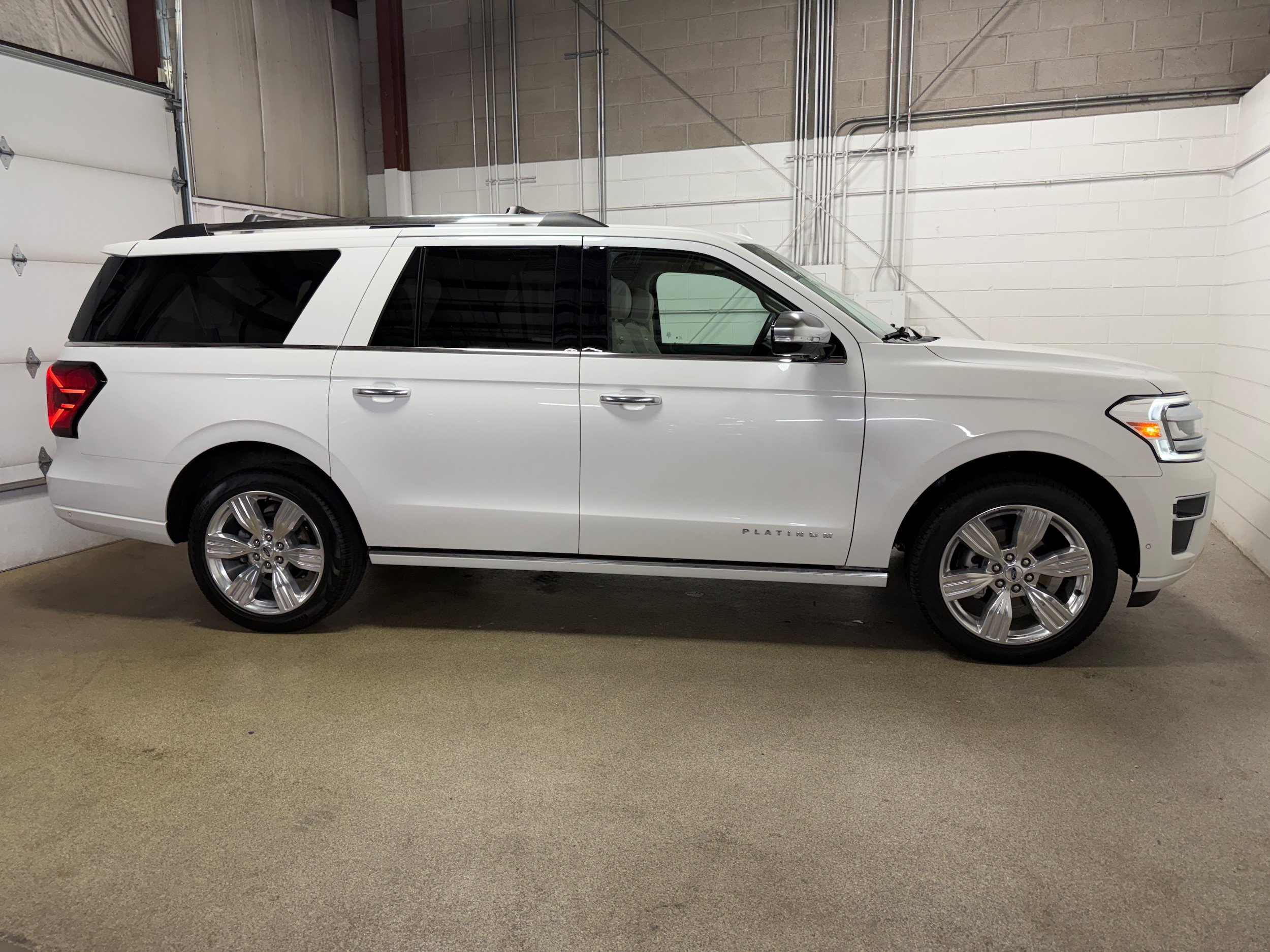 Certified 2024 Ford Expedition Max Platinum AWD/4WD image 6