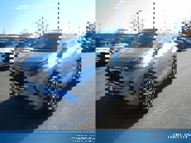 Used 2022 Toyota Highlander XLE image 3