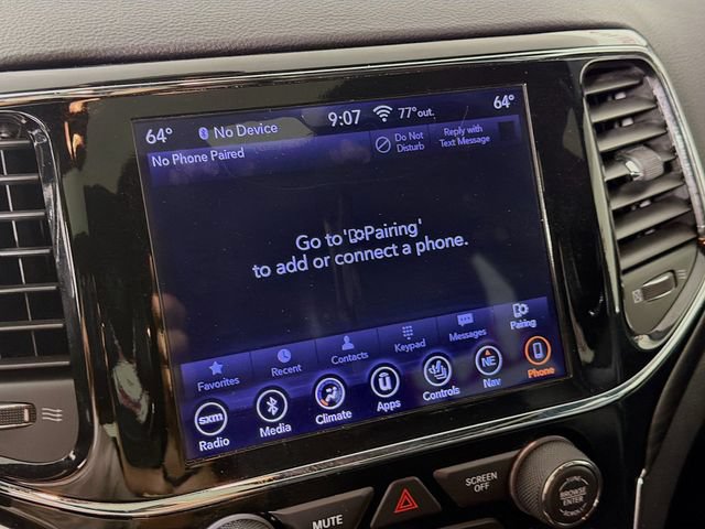 Used 2019 Jeep Grand Cherokee Altitude RWD image 18