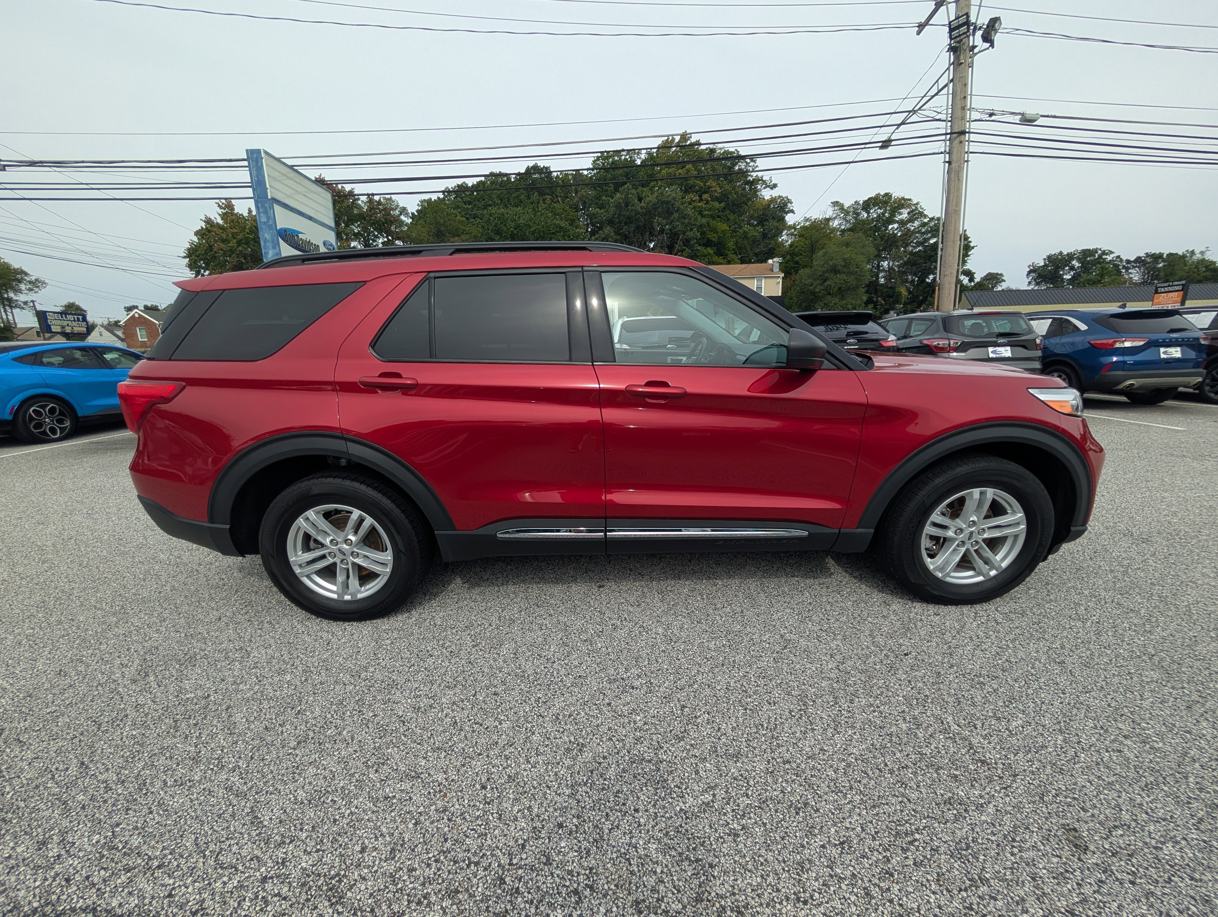 Certified 2022 Ford Explorer XLT w/ Equipment Group 202A image 8