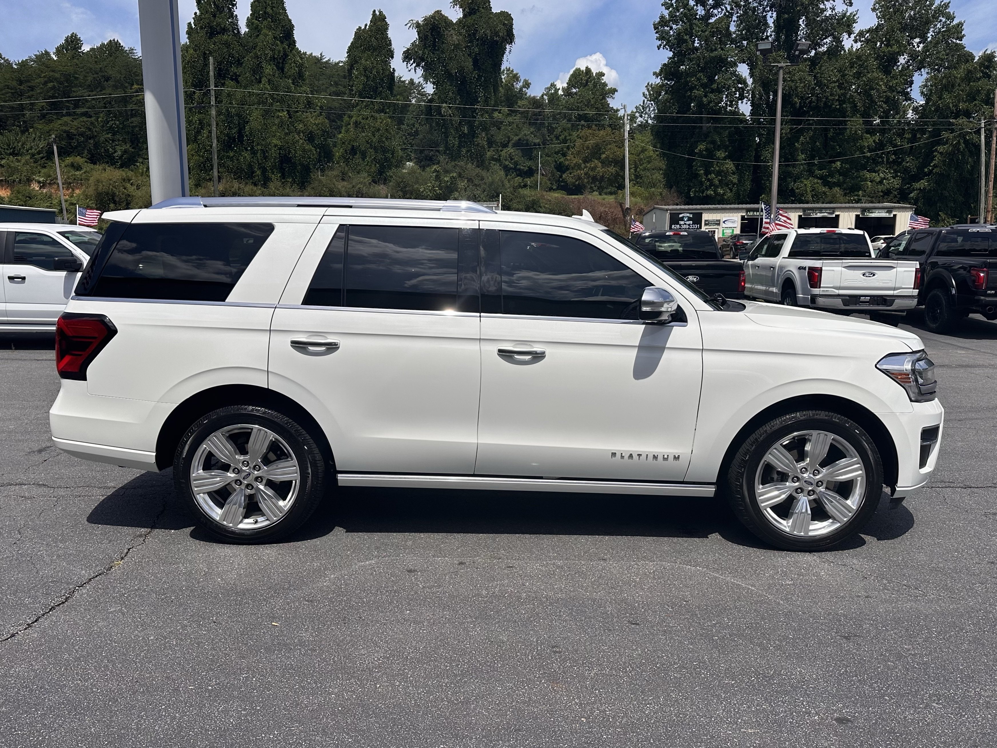 Certified 2022 Ford Expedition Platinum AWD/4WD image 5