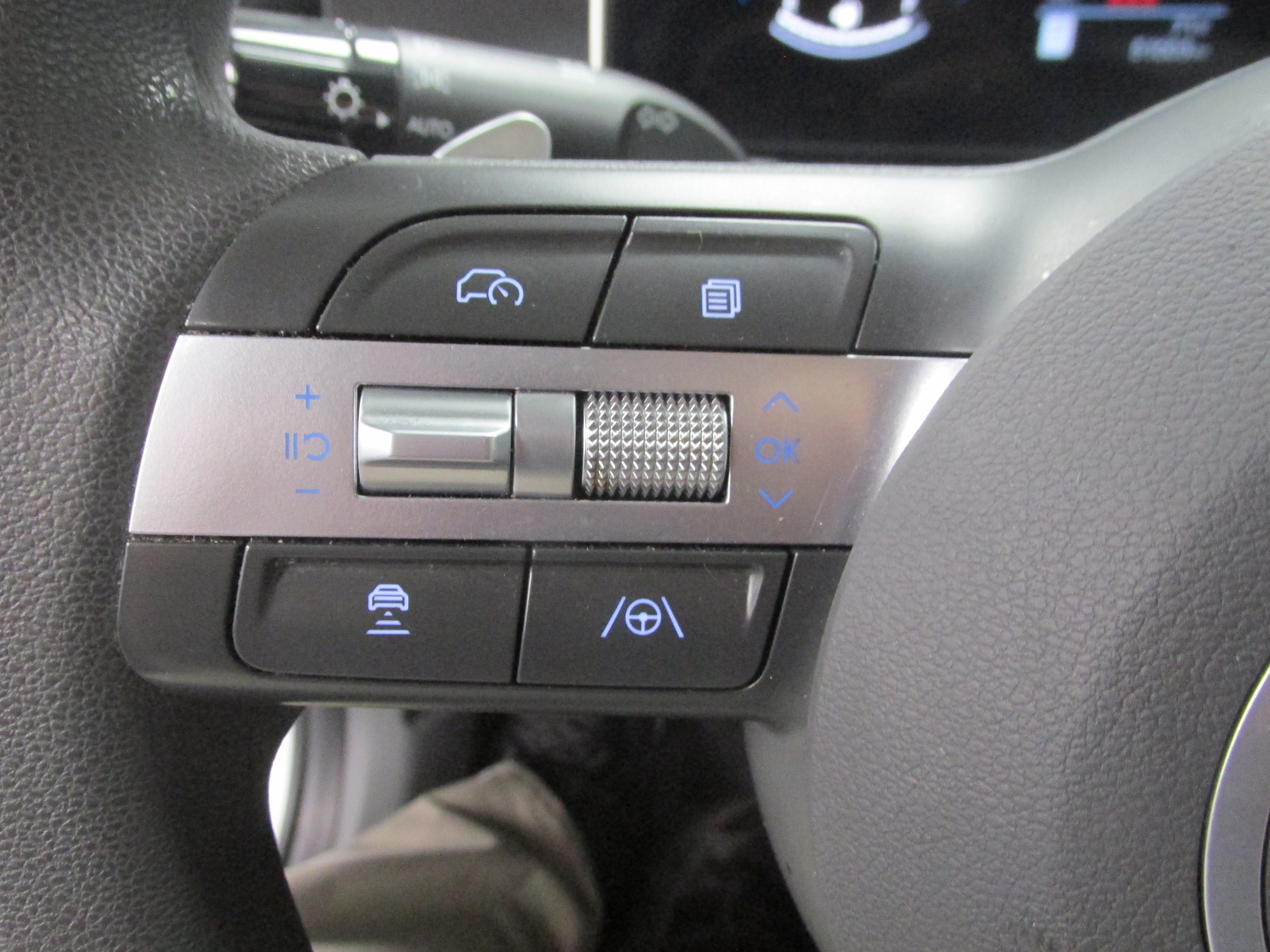 Used 2025 Hyundai Sonata SEL FWD image 28