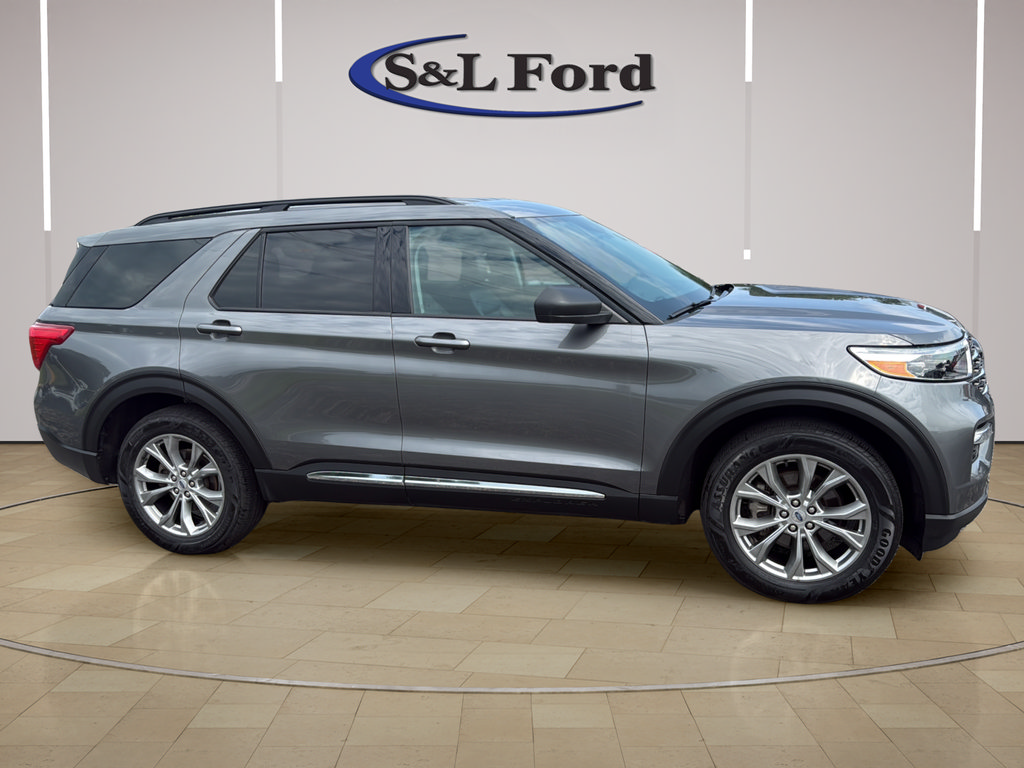 Certified 2023 Ford Explorer XLT w/ Equipment Group 202A AWD/4WD image 10