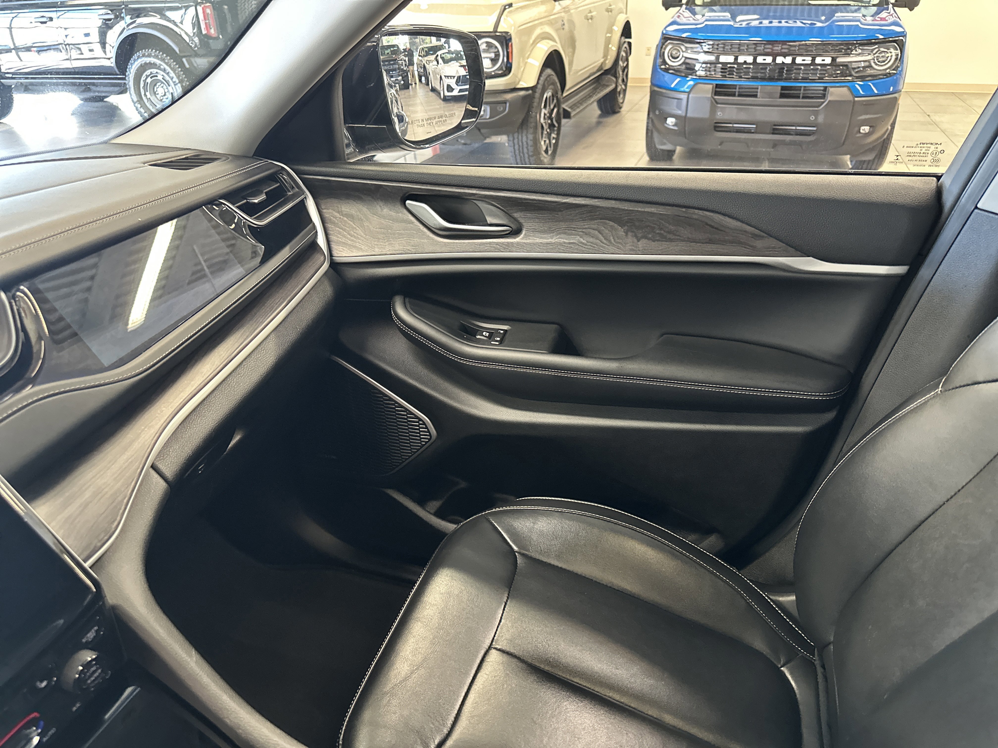 Used 2022 Jeep Grand Cherokee Limited w/ Trailer Tow Prep Group (B) image 27