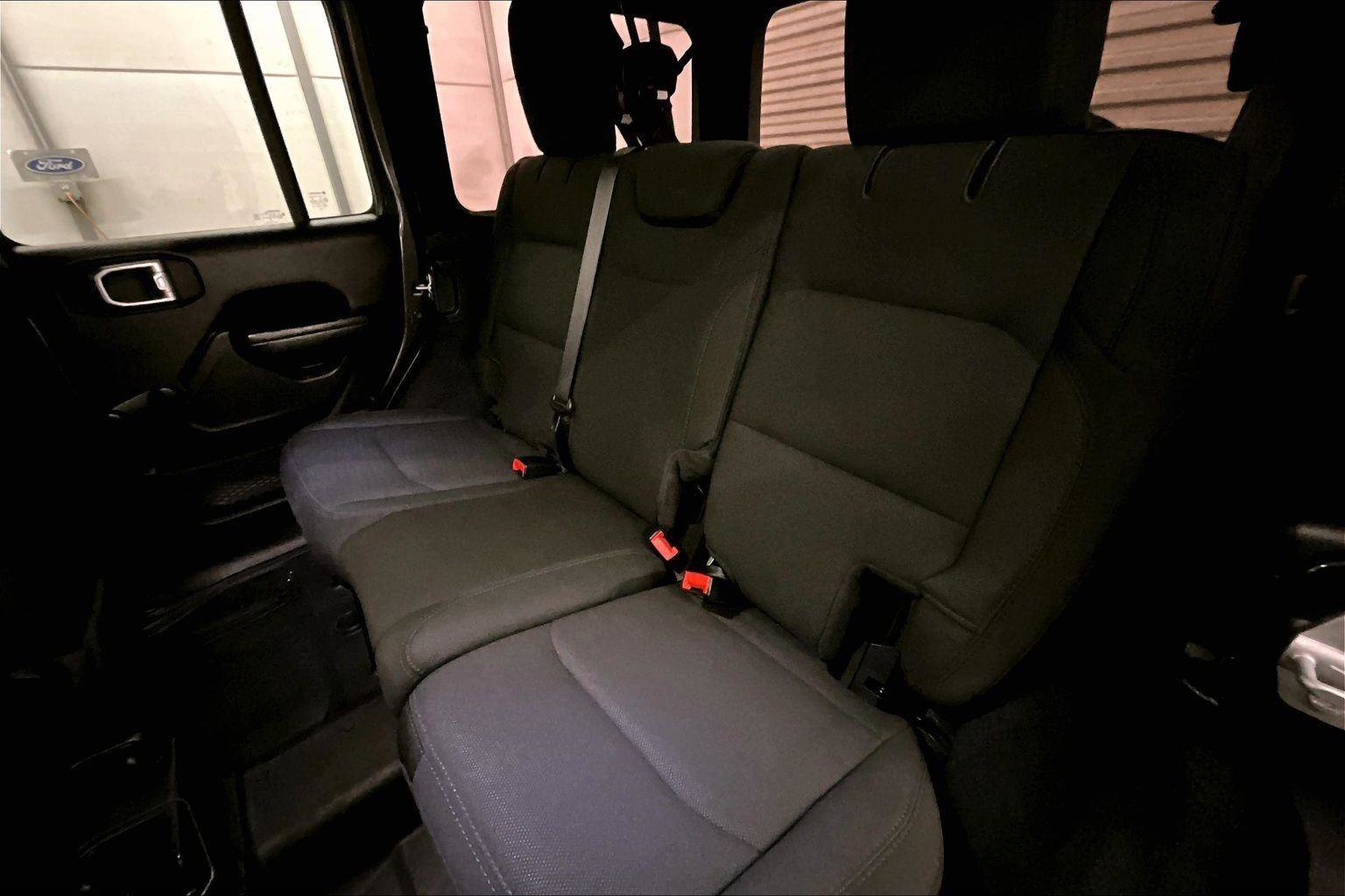 Used 2022 Jeep Wrangler Unlimited Sport image 25