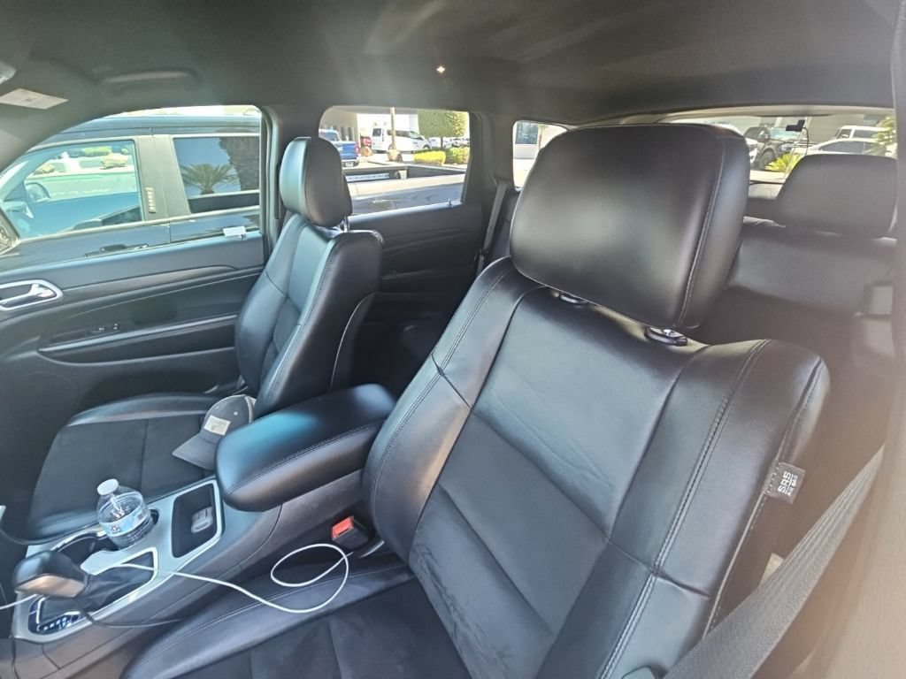 Used 2021 Jeep Grand Cherokee Laredo X RWD image 4