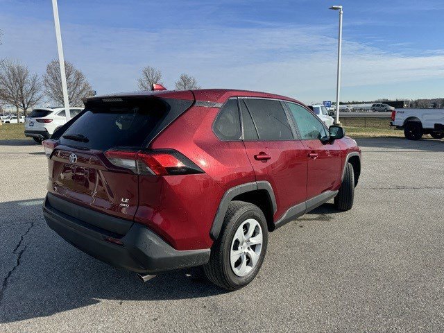 Used 2024 Toyota RAV4 LE image 5