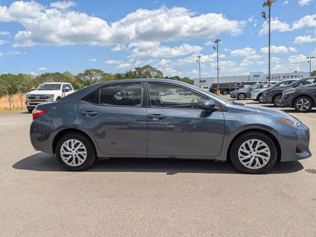 Used 2018 Toyota Corolla LE FWD image 2