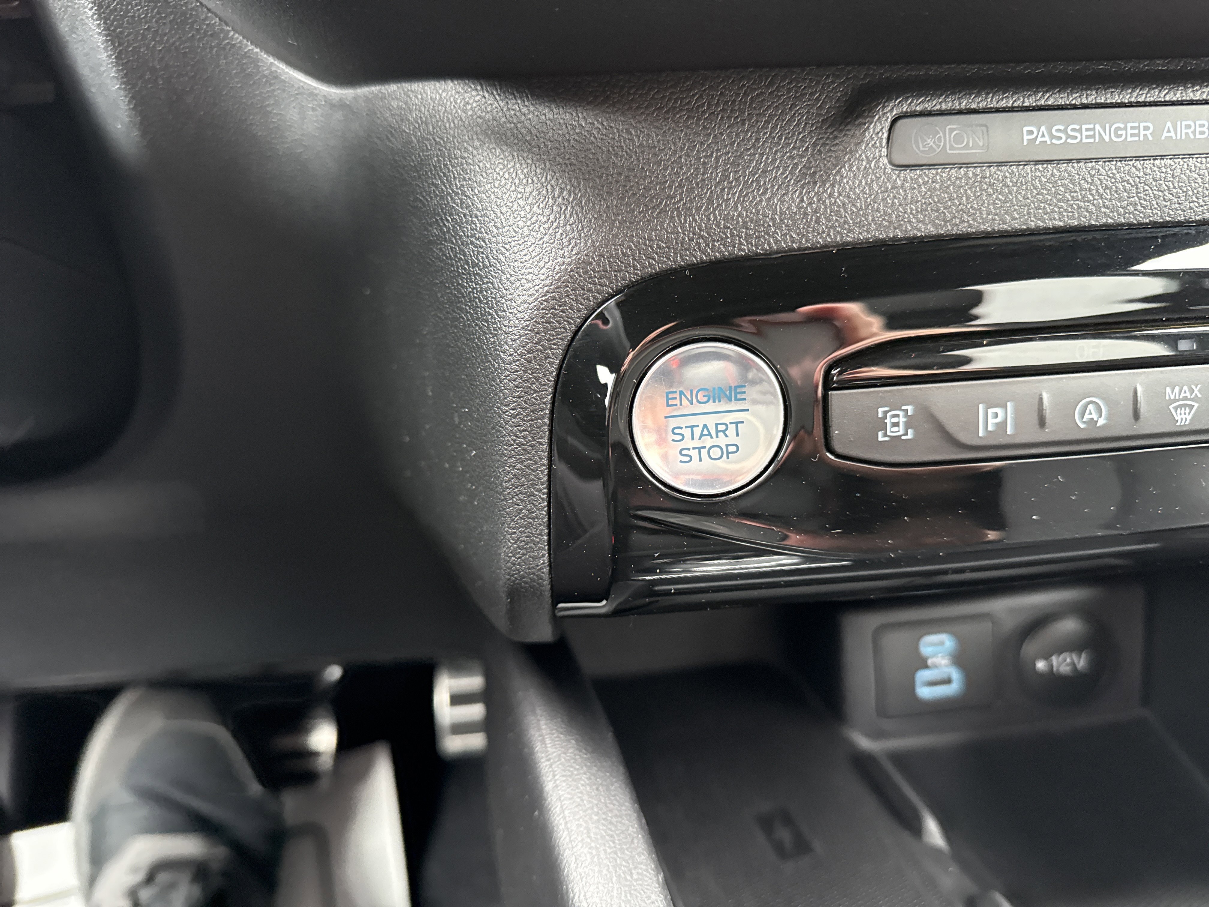 Certified 2023 Ford Escape ST-Line Elite AWD/4WD image 24