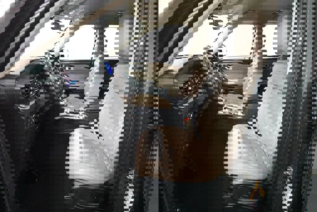 Certified 2023 Ford Explorer XLT w/ Equipment Group 202A image 23