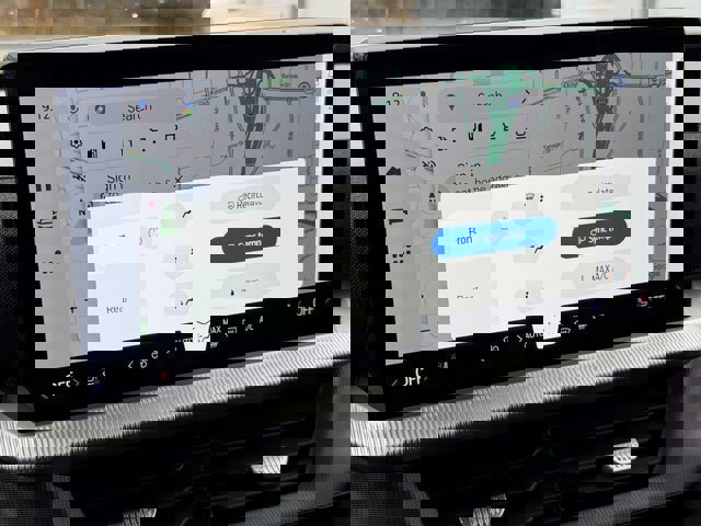 Certified 2025 Ford Explorer ST-Line w/ Premium Package image 29