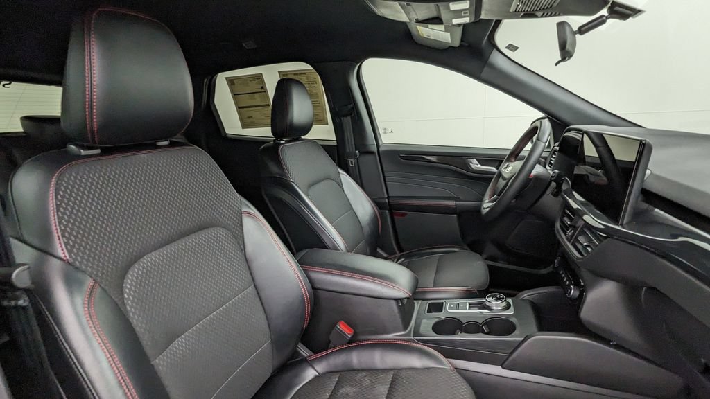 Certified 2023 Ford Escape ST-Line w/ Tech Pack #1 AWD/4WD image 38
