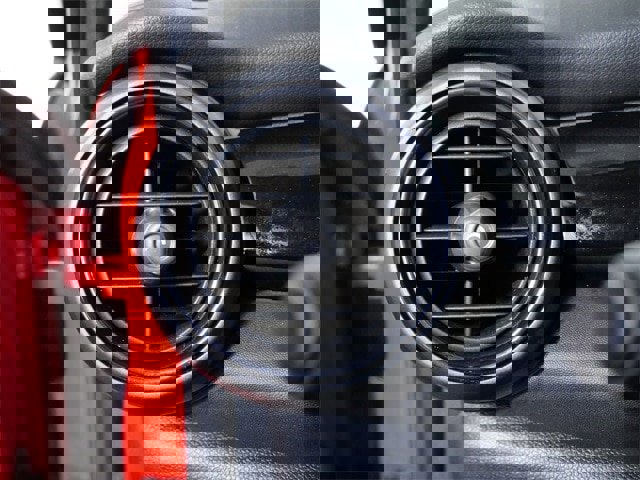 Used 2019 MINI Cooper 4-Door Hardtop image 24