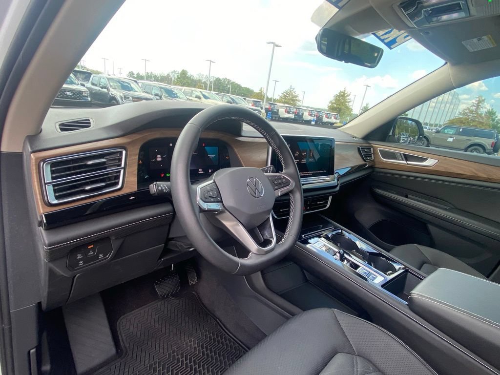 Used 2024 Volkswagen Atlas SE FWD image 9