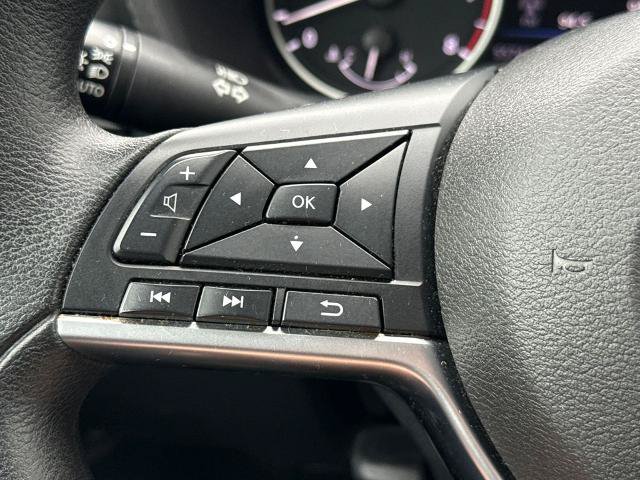 Used 2024 Nissan Sentra SV FWD image 17
