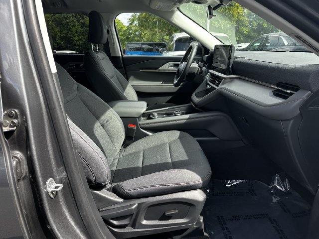 Certified 2025 Ford Explorer Active AWD/4WD image 32