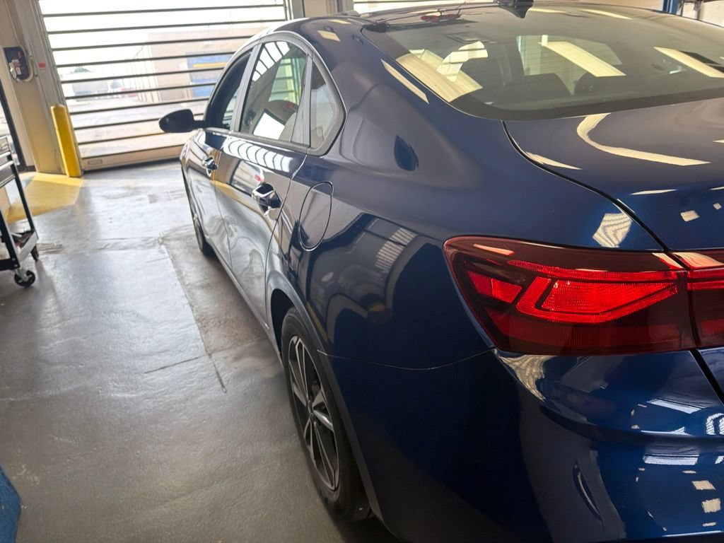 Used 2023 Kia Forte LXS w/ LXS Technology Package FWD image 7