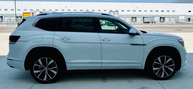 Used 2024 Volkswagen Atlas SEL Premium R-Line AWD/4WD image 4
