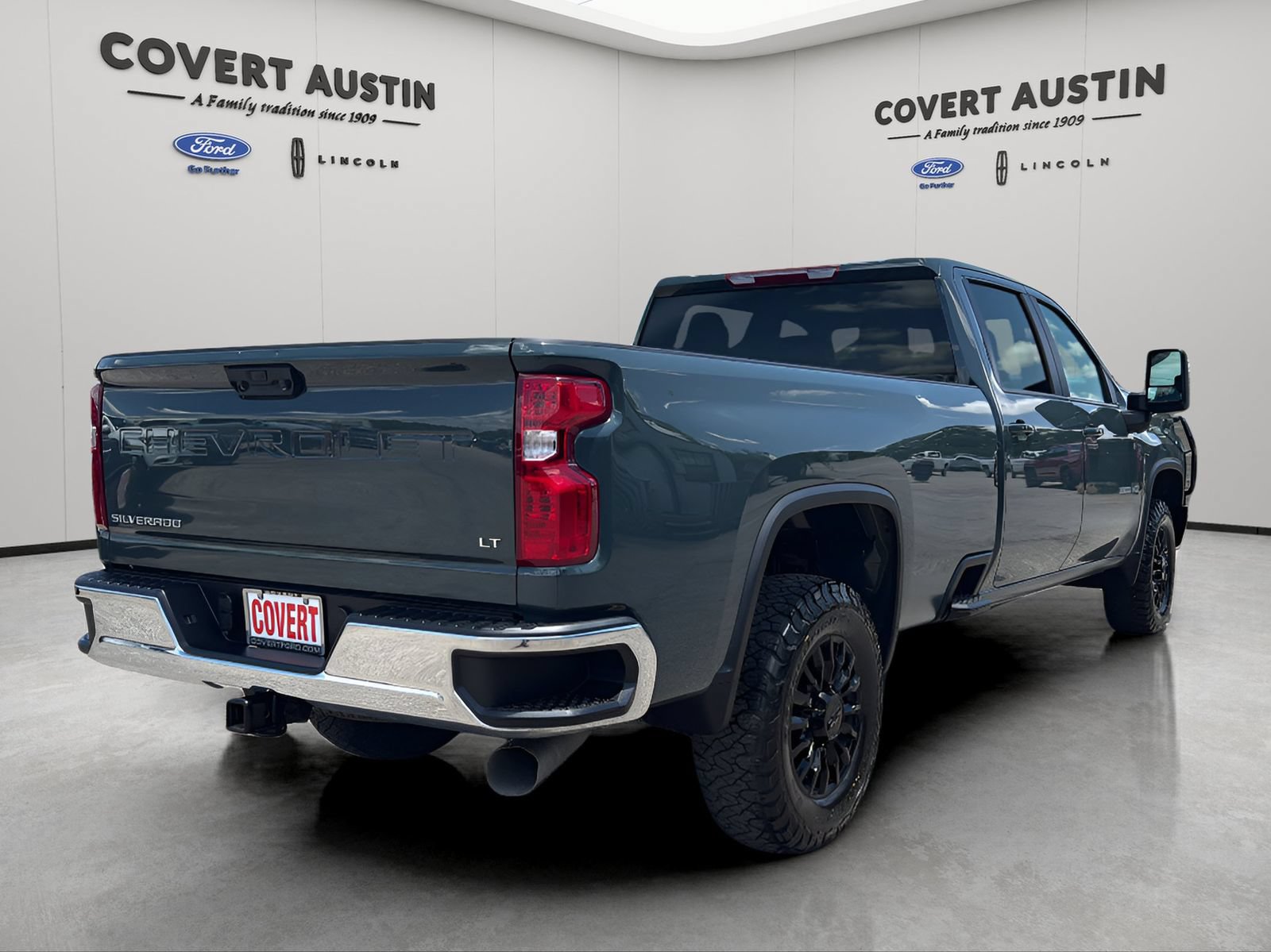 Used 2025 Chevrolet Silverado 3500 LT w/ Convenience Package AWD/4WD image 6