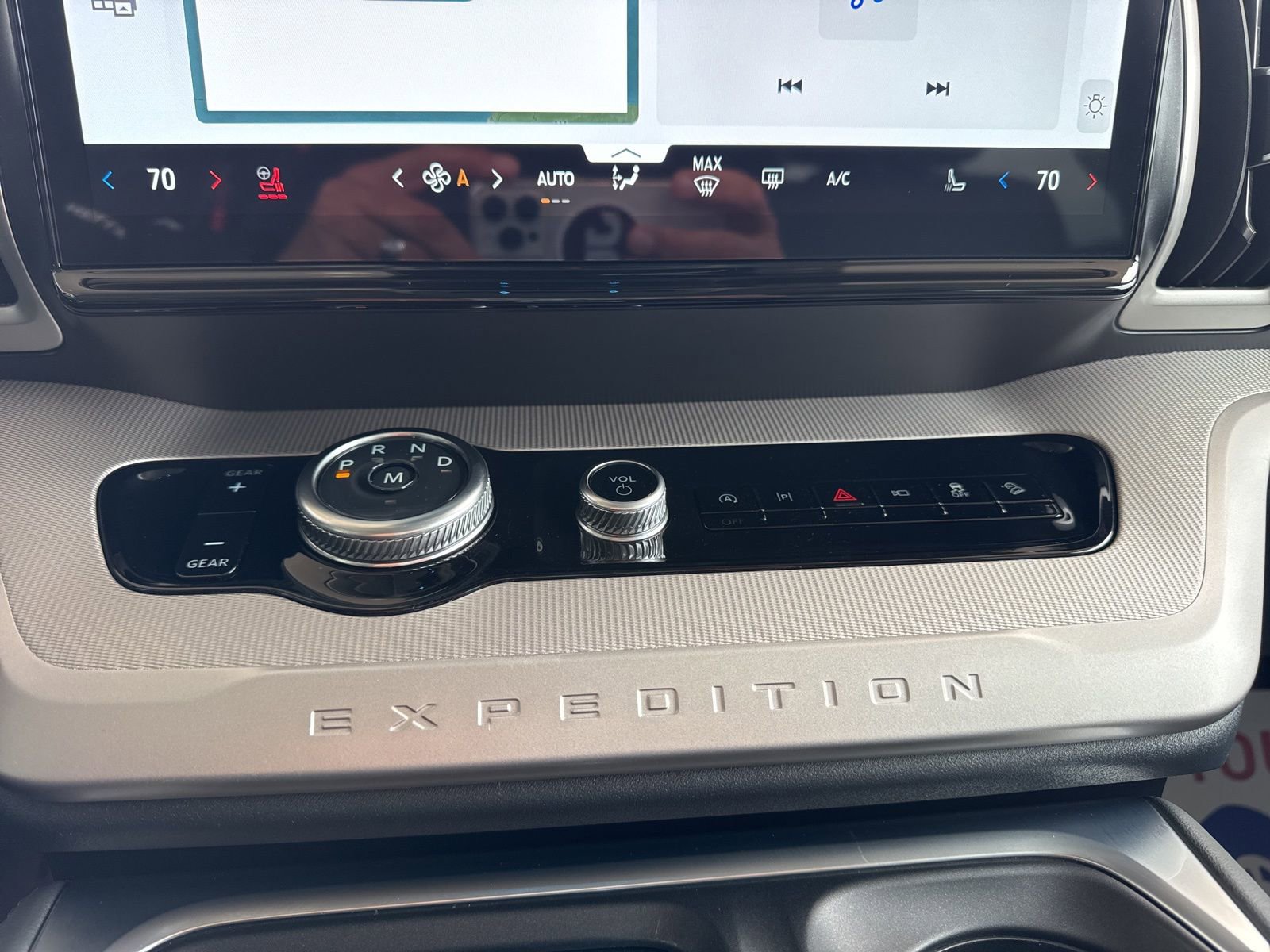 Certified 2025 Ford Expedition Active AWD/4WD image 36