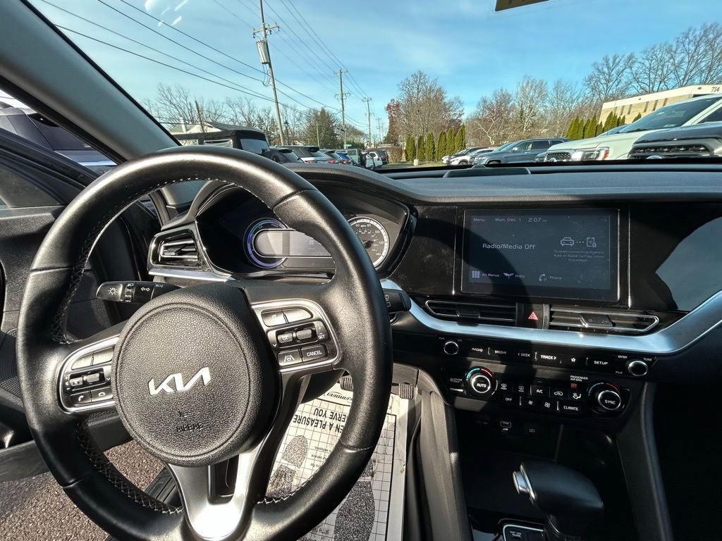 Used 2022 Kia Niro LXS image 23