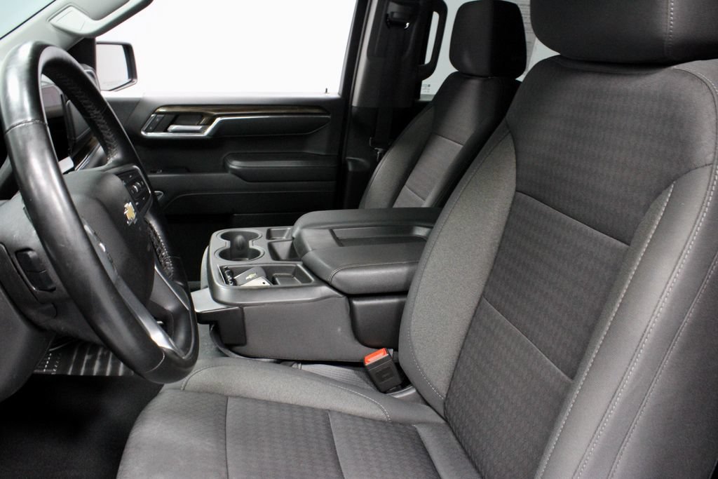 Used 2023 Chevrolet Silverado 1500 LT AWD/4WD image 23