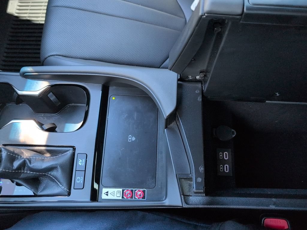Used 2024 Lexus ES 300h F Sport w/ Accessory Package (Z2) FWD image 21
