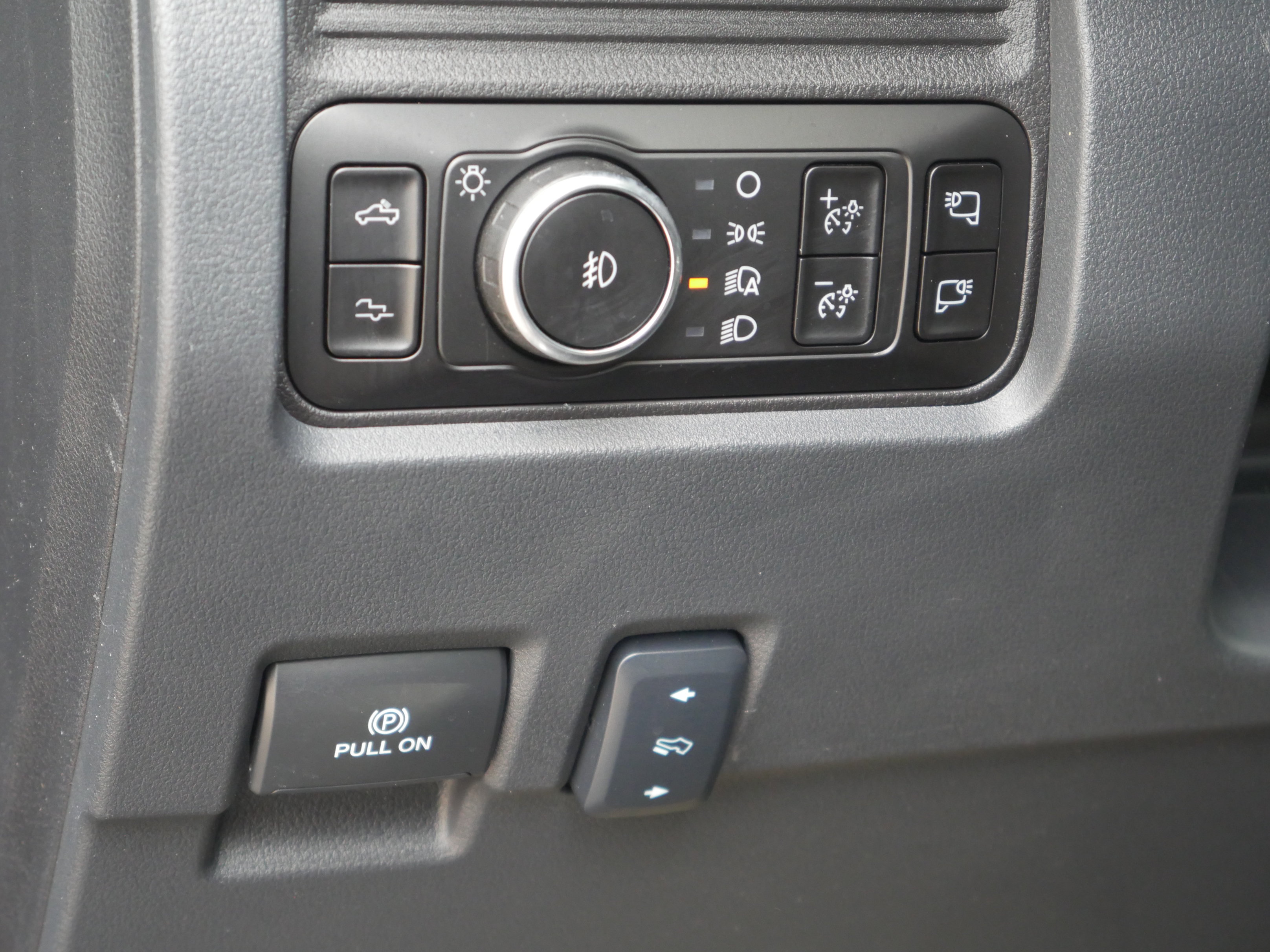 Certified 2026 Ford F350 Platinum AWD/4WD image 6