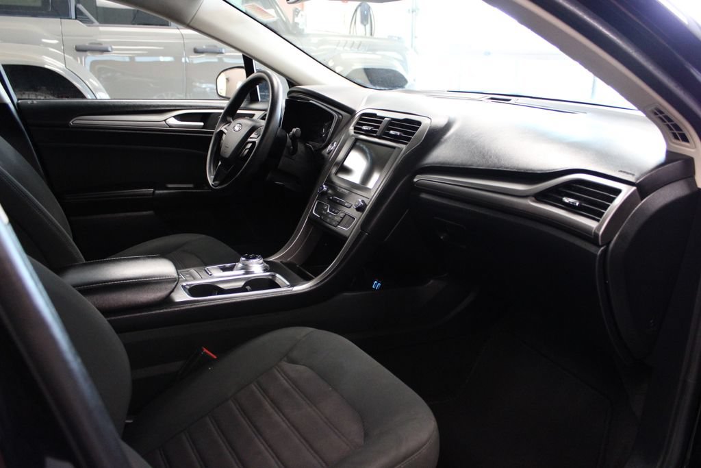 Certified 2020 Ford Fusion SE FWD image 47