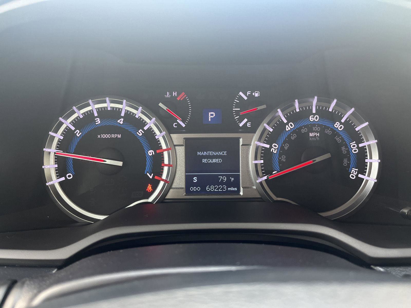 Used 2018 Toyota 4Runner SR5 AWD/4WD image 18