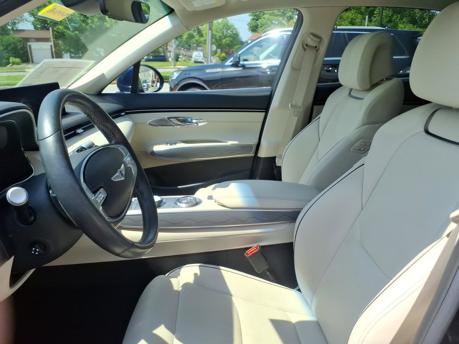 Used 2022 Genesis GV70 2.5T w/ Advanced Package AWD/4WD image 19