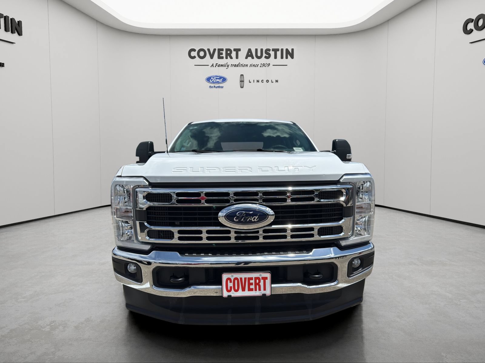 Certified 2025 Ford F250 XLT w/ FX4 Off-Road Package AWD/4WD image 8