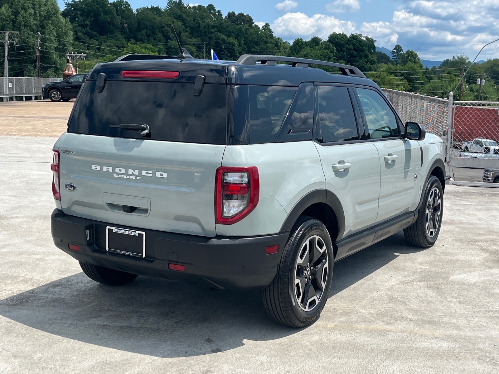 Certified 2024 Ford Bronco Sport Outer Banks w/ Tech Package AWD/4WD image 3