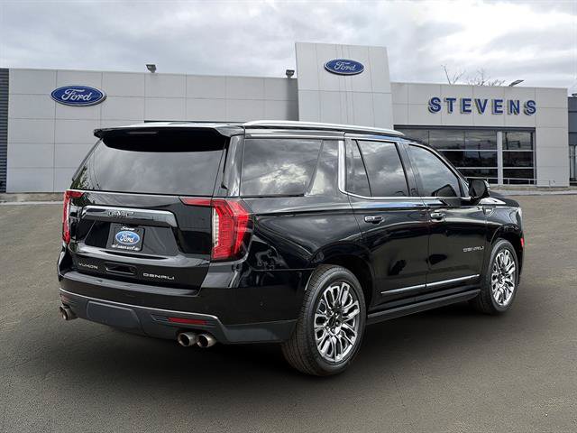 Used 2023 GMC Yukon Denali Ultimate AWD/4WD image 3
