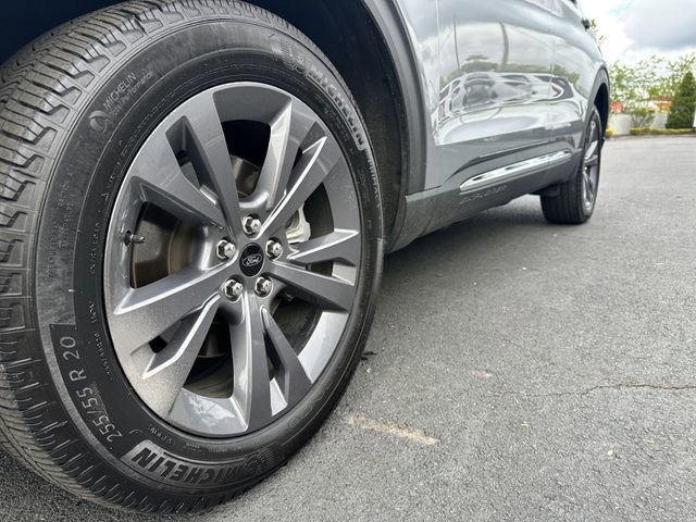 Certified 2025 Ford Explorer Active w/ Active Comfort Package AWD/4WD image 12