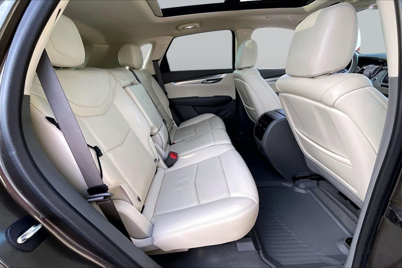 Used 2020 Cadillac XT5 Premium Luxury FWD image 18