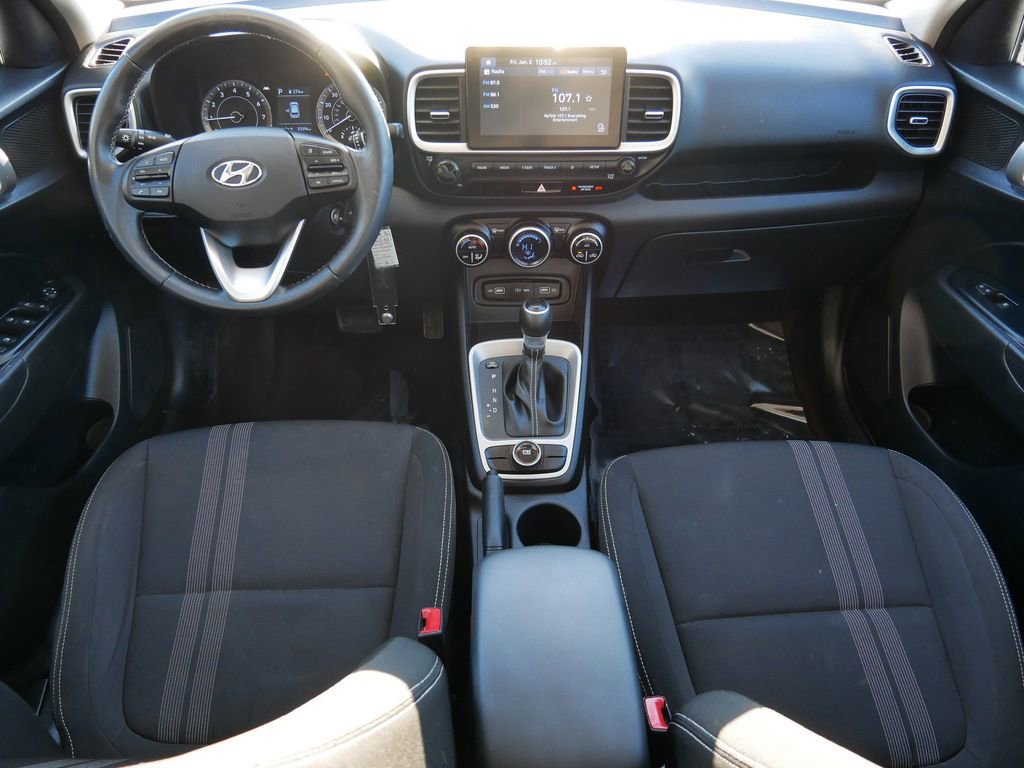 Used 2022 Hyundai Venue SEL image 19