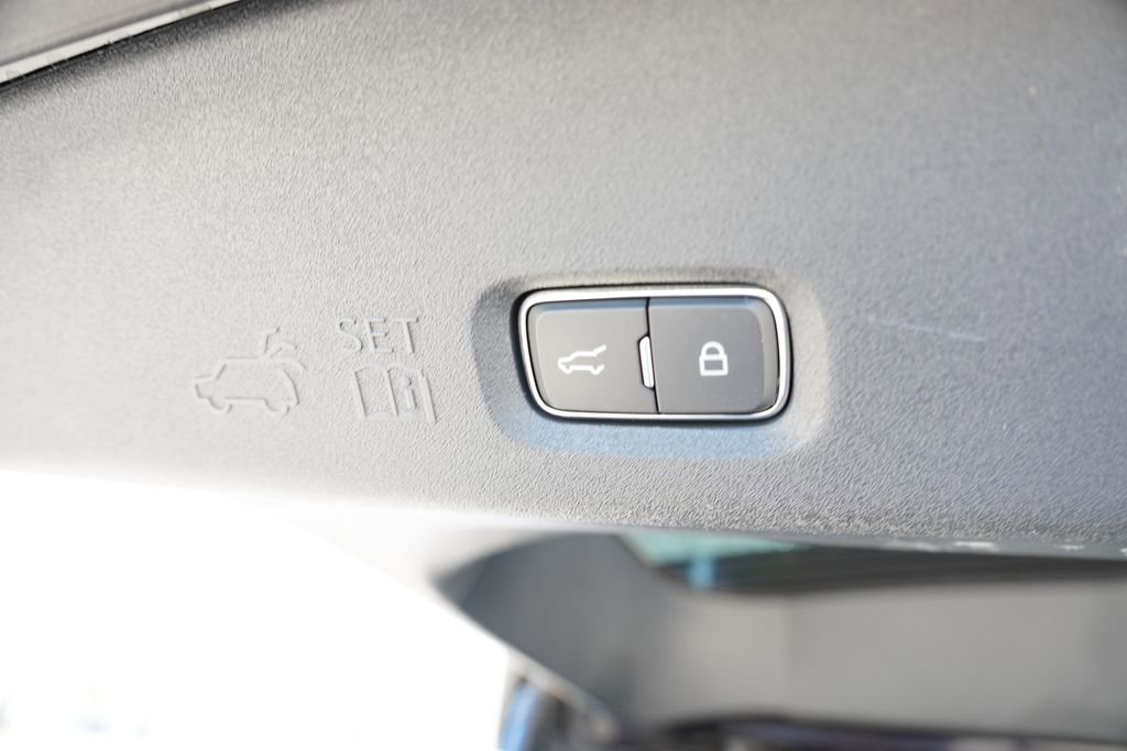 Certified 2025 Ford Expedition Active AWD/4WD image 26