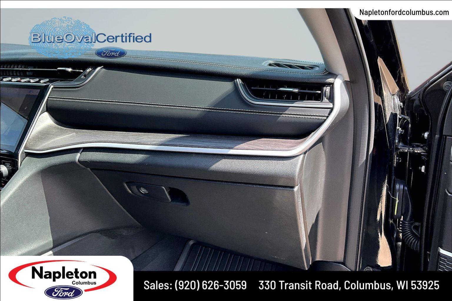 Used 2023 Jeep Grand Cherokee Limited w/ Luxury Tech Group II AWD/4WD image 18