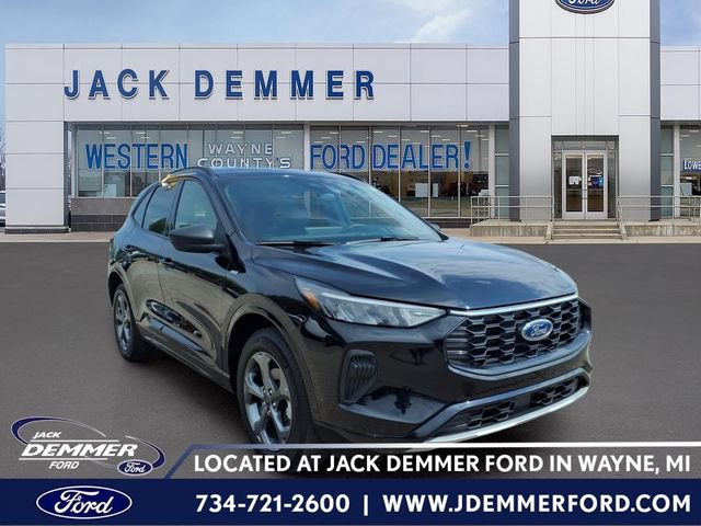 Certified 2024 Ford Escape ST-Line w/ Tech Pack #1 AWD/4WD image 1